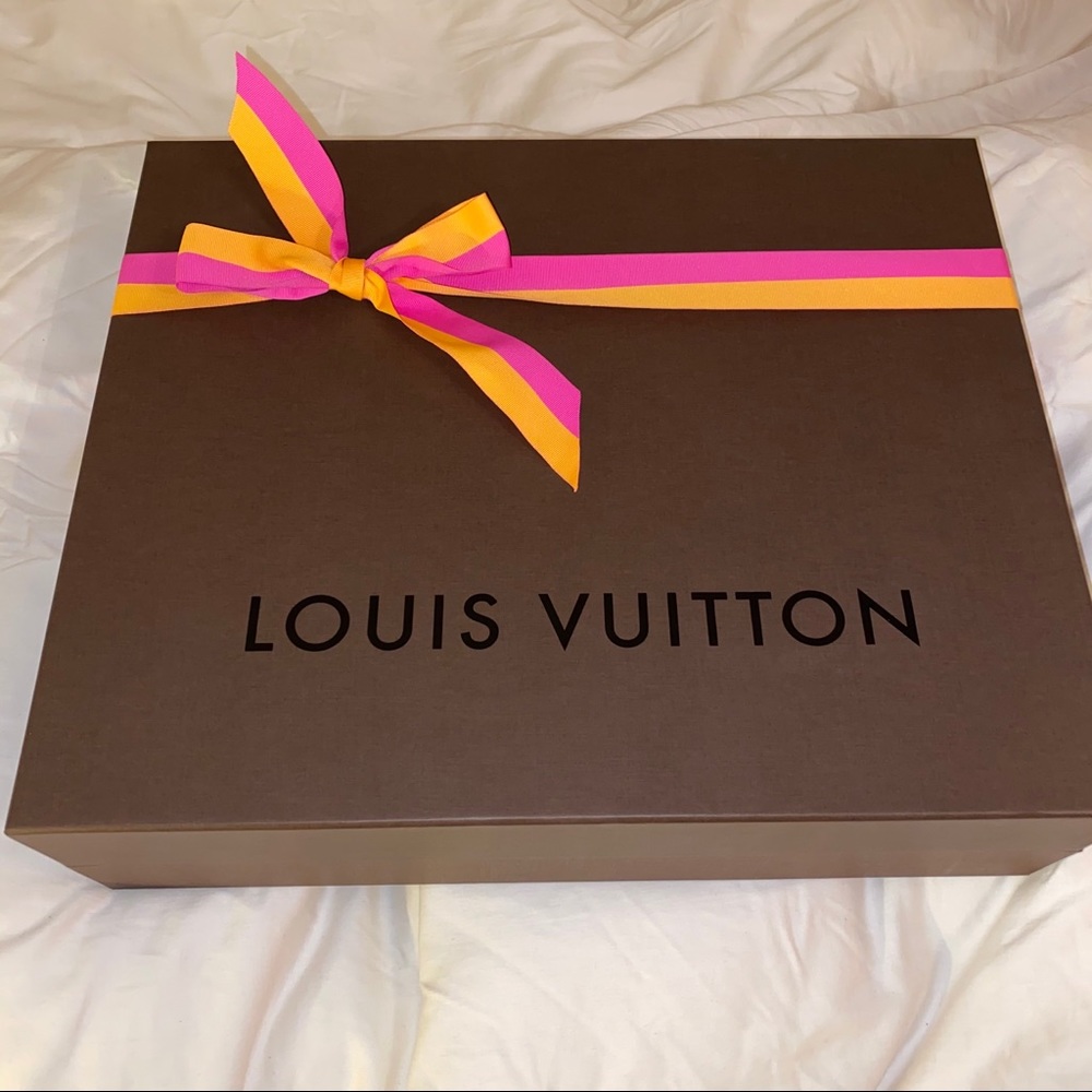 Louis Vuitton Box • Large